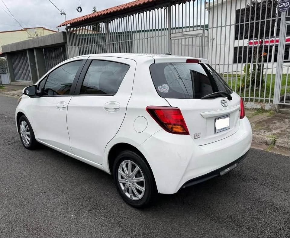 2017 Toyota Yaris - foto 3