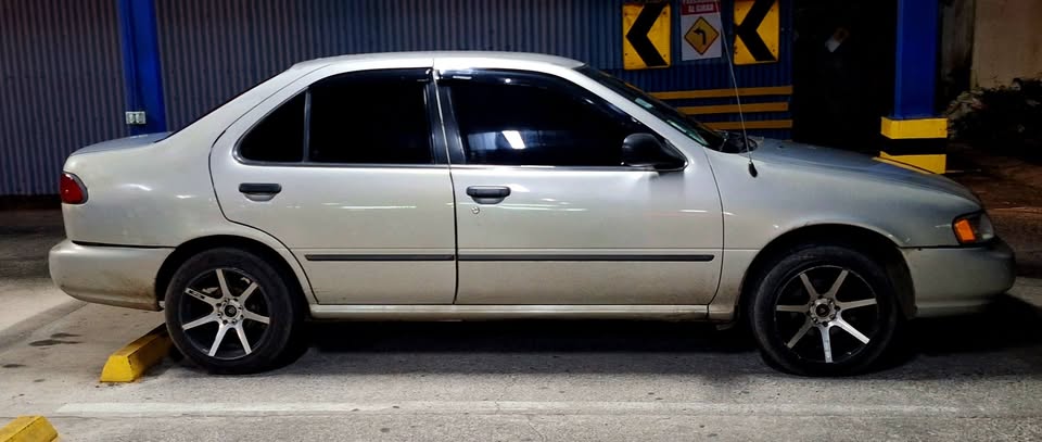 1998 Nissan Sentra - foto 3