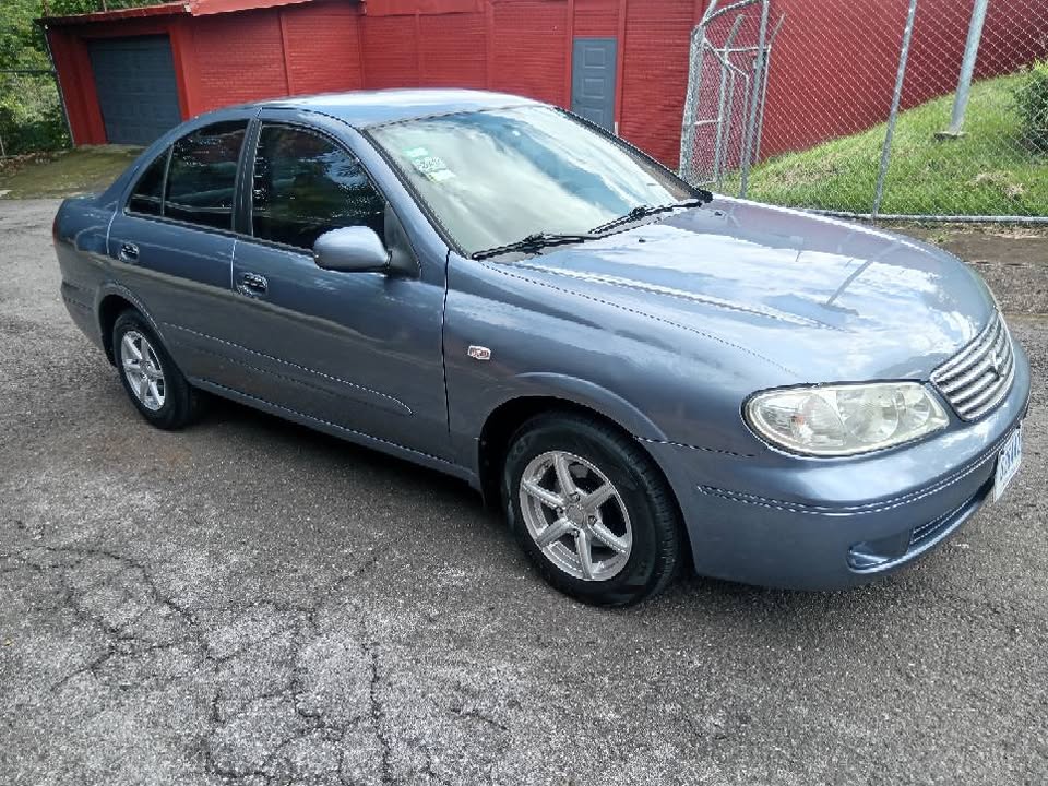 2006 Nissan Almera - foto 2