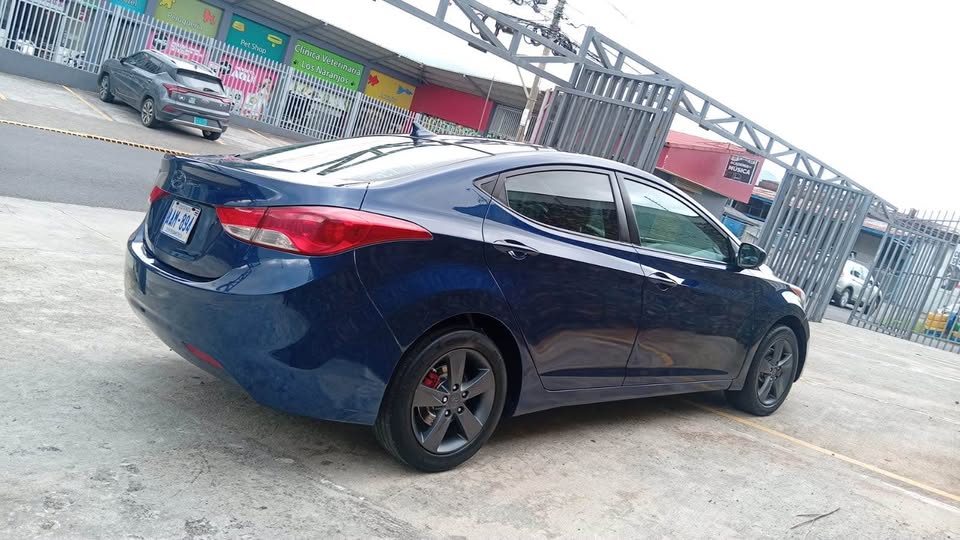 2013 Hyundai Elantra - foto 5