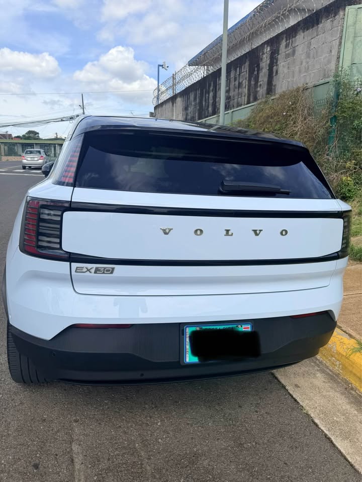 2025 Volvo EX30 - foto 3