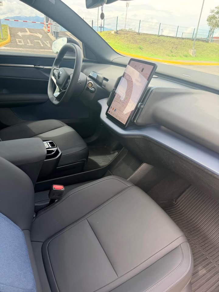 2025 Volvo EX30 - foto 4
