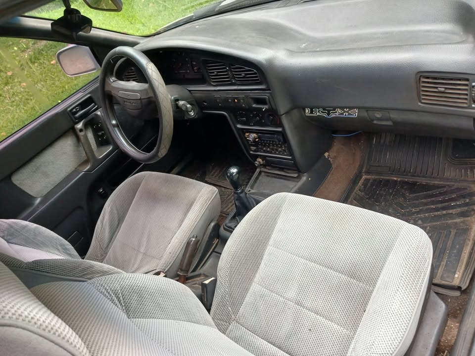 1992 Hyundai Elantra - foto 2