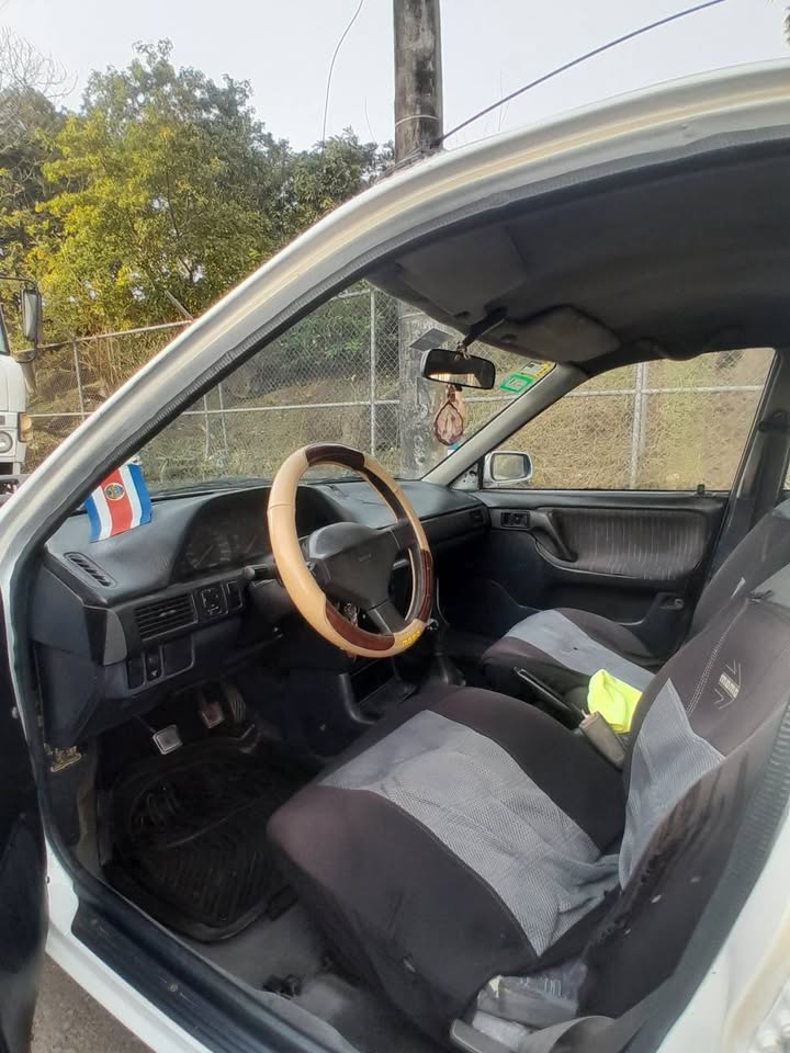 1993 Mazda 323 - foto 4