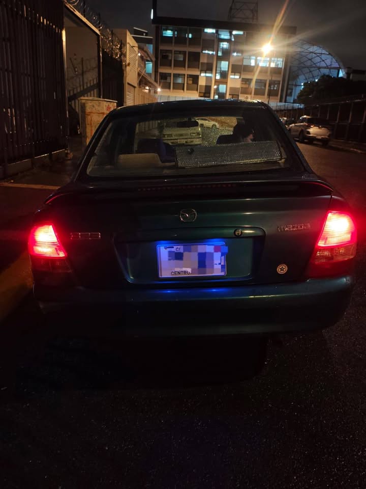 1999 Mazda Mazda3 - foto 3
