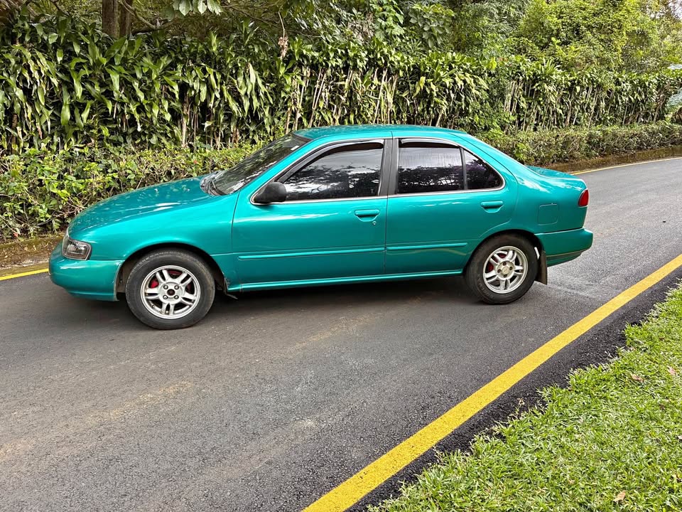 1995 Nissan Sentra