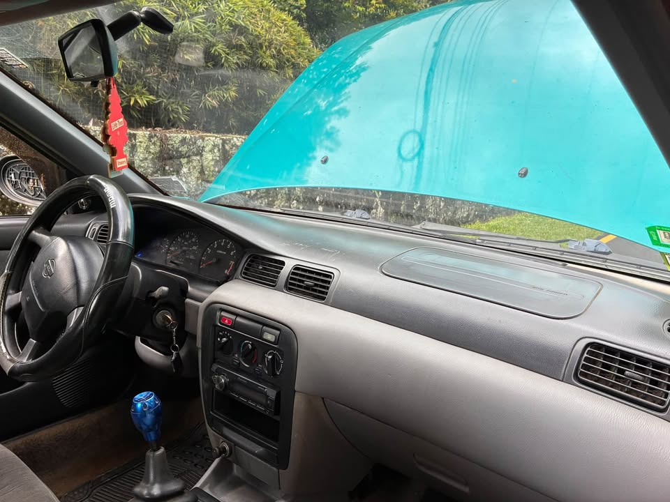1995 Nissan Sentra - foto 2