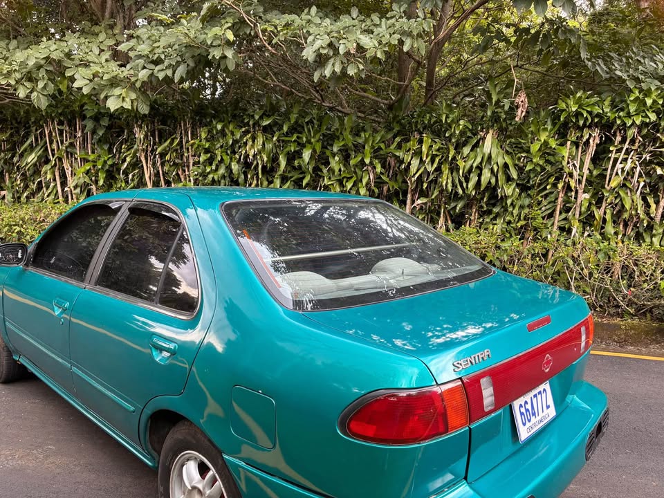 1995 Nissan Sentra - foto 3