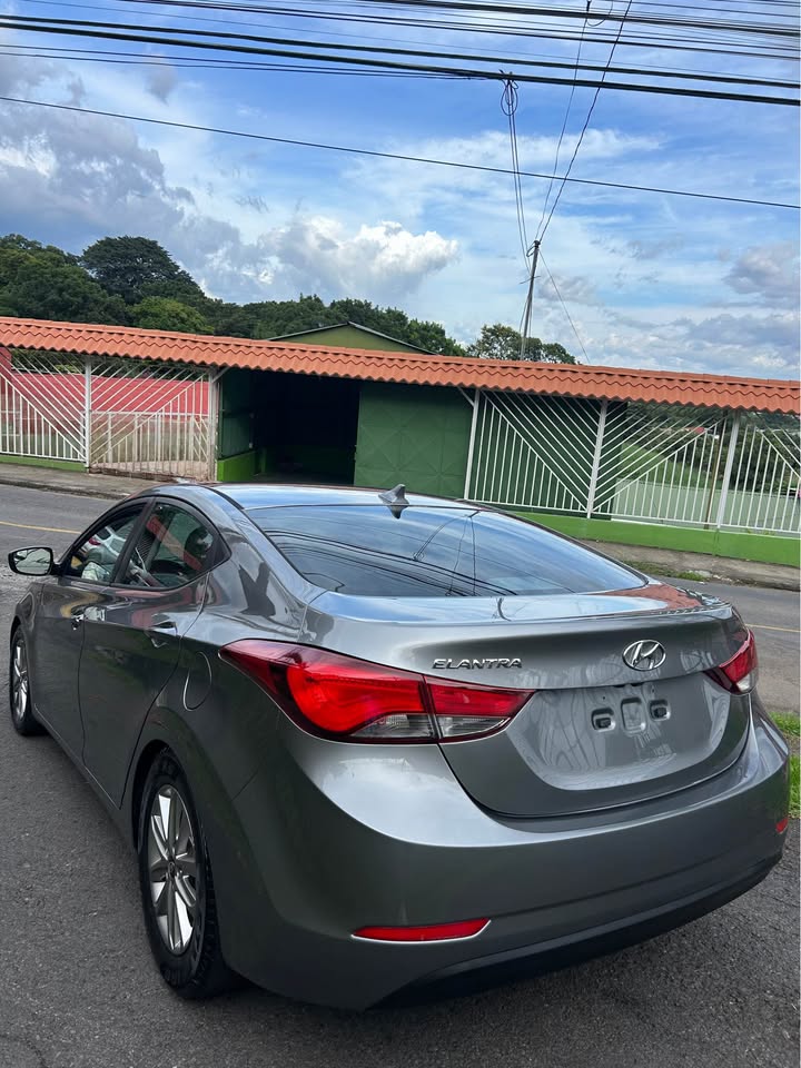 2014 Hyundai Elantra - foto 4