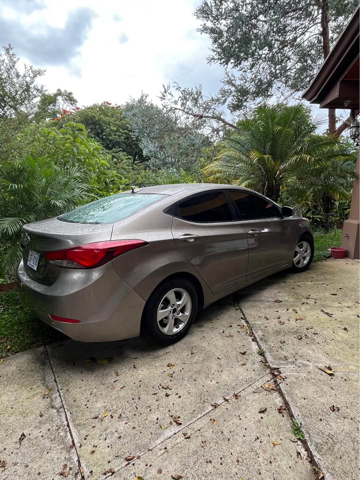 2014 Hyundai Elantra - foto 2