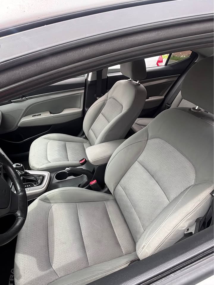 2017 Hyundai Elantra - foto 4