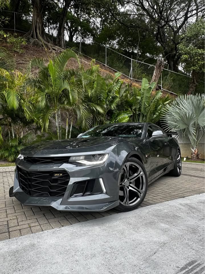 2017 Chevrolet Camaro - foto 2