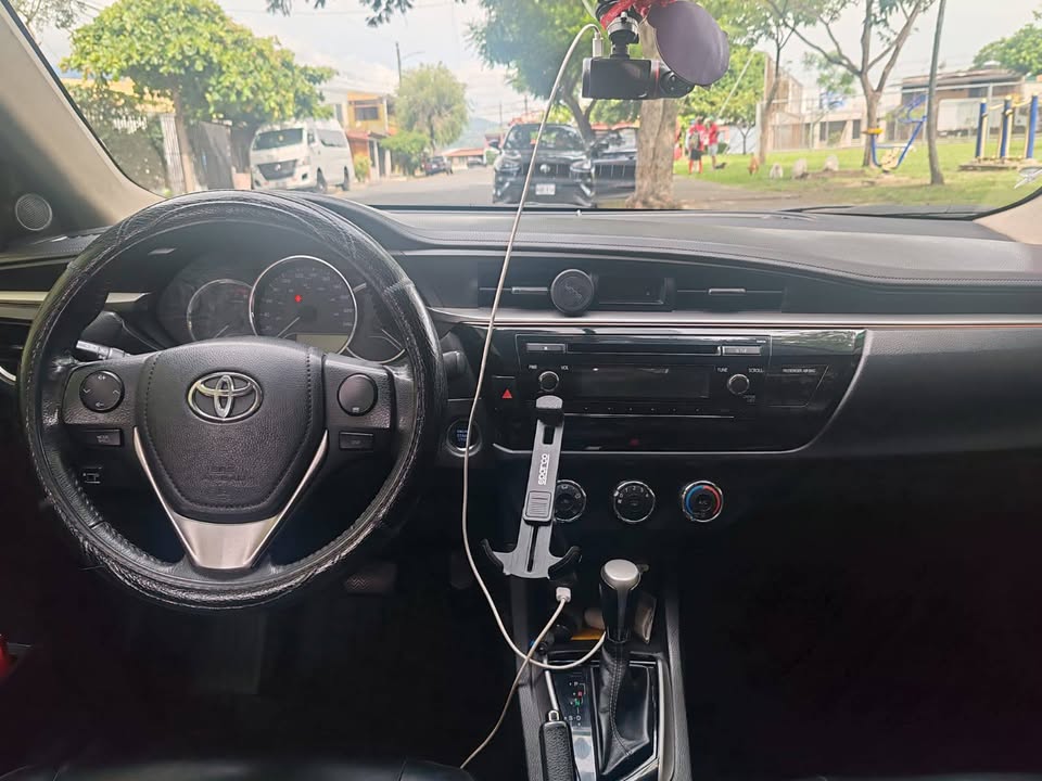 2015 Toyota Corolla - foto 2