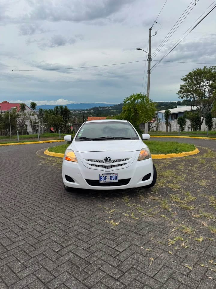 2012 Toyota Yaris - foto 4