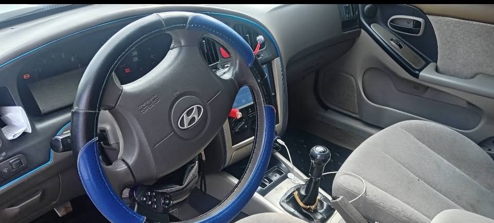 2003 Hyundai Elantra - foto 2