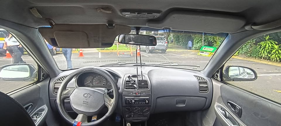 2002 Hyundai Accent - foto 4