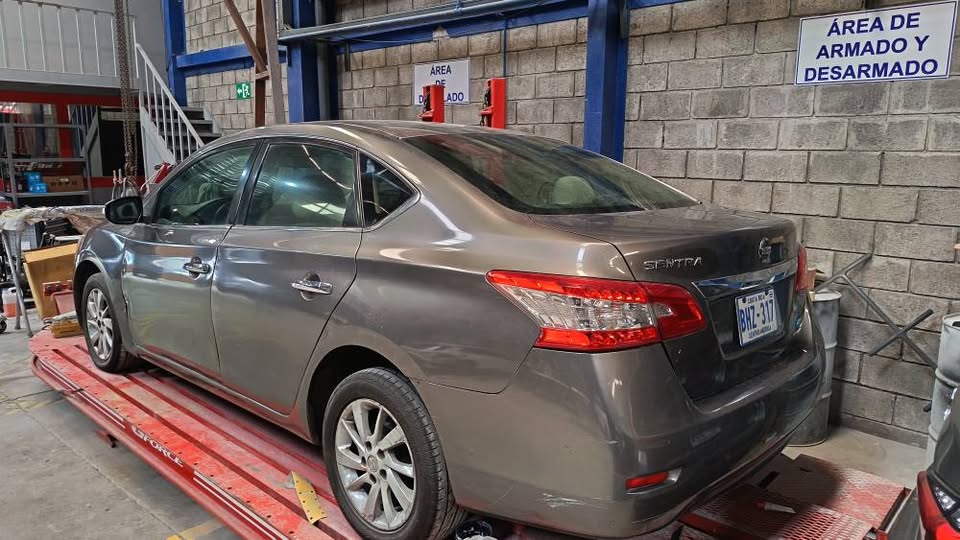 2016 Nissan Sentra - foto 2