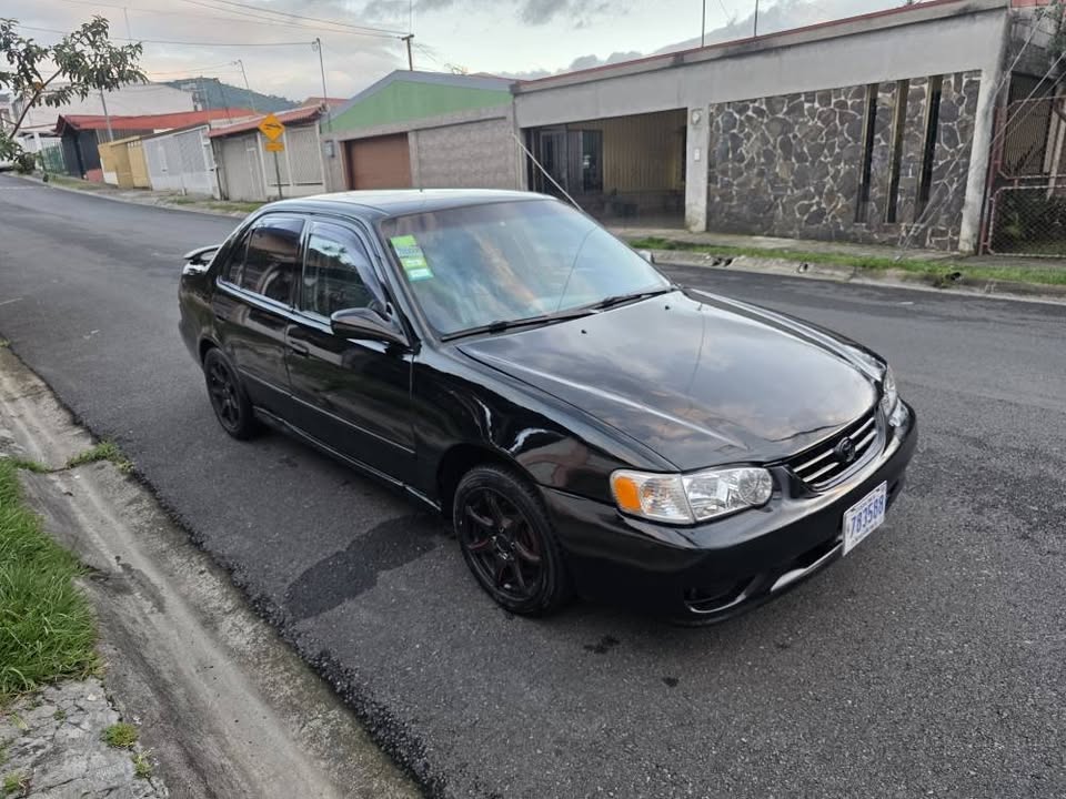2001 Toyota Corolla - foto 2