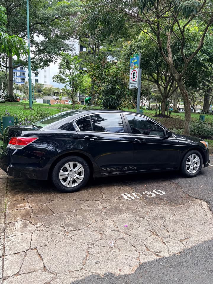 2008 Honda Accord - foto 2