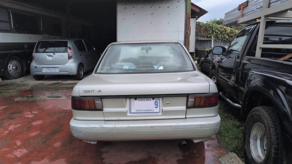 1994 Nissan Sentra - foto 2
