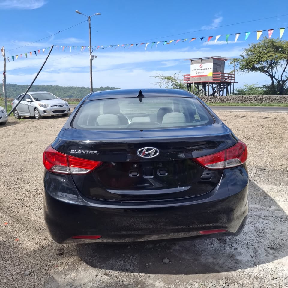 2013 Hyundai Elantra - foto 4