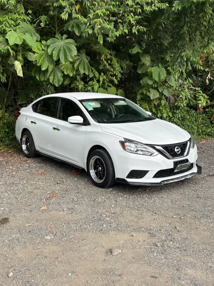 2017 Nissan Sentra - foto 2