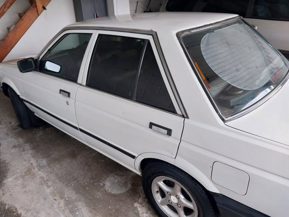 1987 Nissan Sentra - foto 2