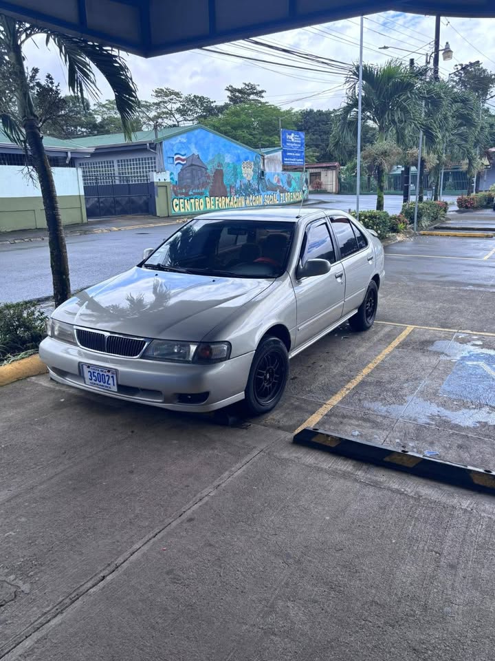 2000 Nissan Sentra - foto 2