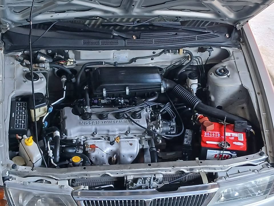 2000 Nissan Sentra - foto 5