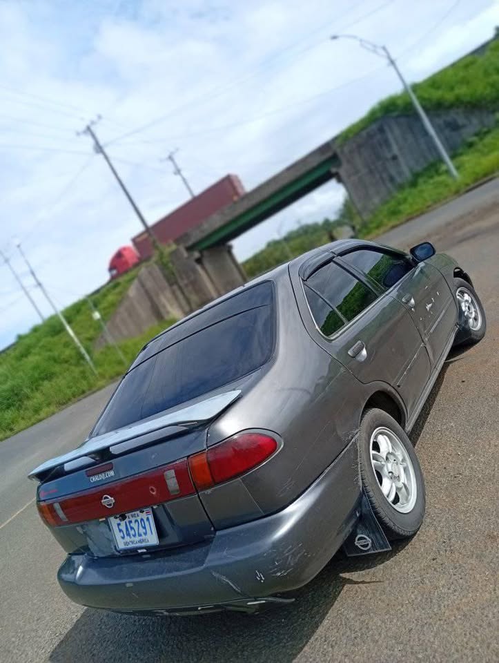 1999 Nissan Sentra - foto 5