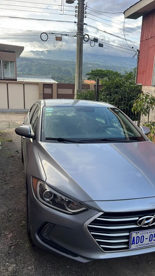 2017 Hyundai Elantra - foto 2