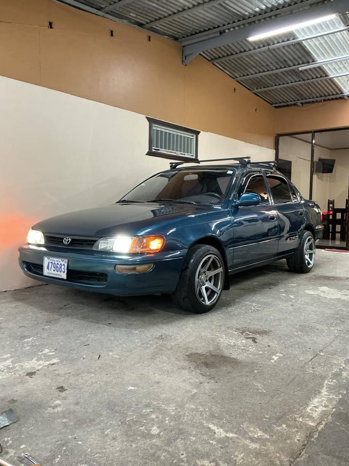 2027 Toyota Corolla - foto 2