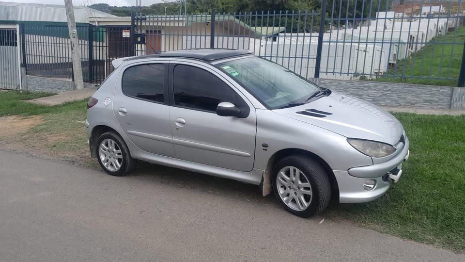 2008 Peugeot 2008 - foto 2