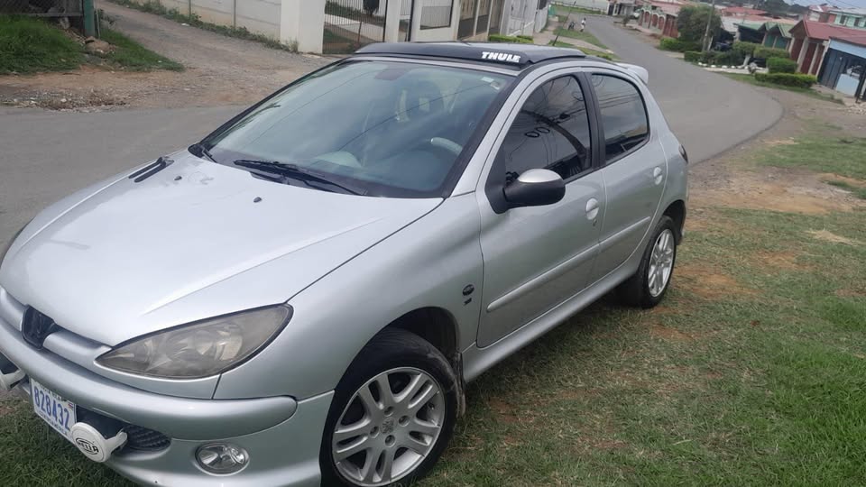 2008 Peugeot 2008 - foto 4