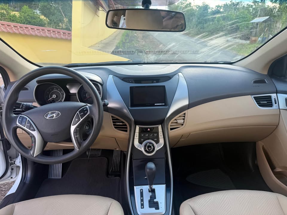 2011 Hyundai Elantra - foto 4