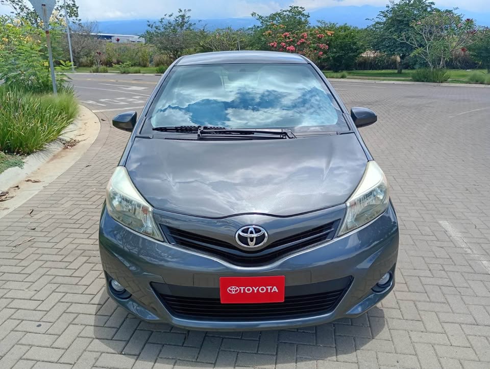 2012 Toyota Yaris - foto 3