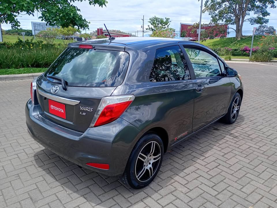 2012 Toyota Yaris - foto 5