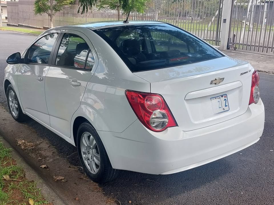 2013 Chevrolet Sonic - foto 4