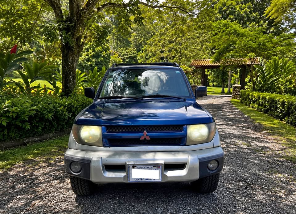2000 Mitsubishi Montero - foto 5