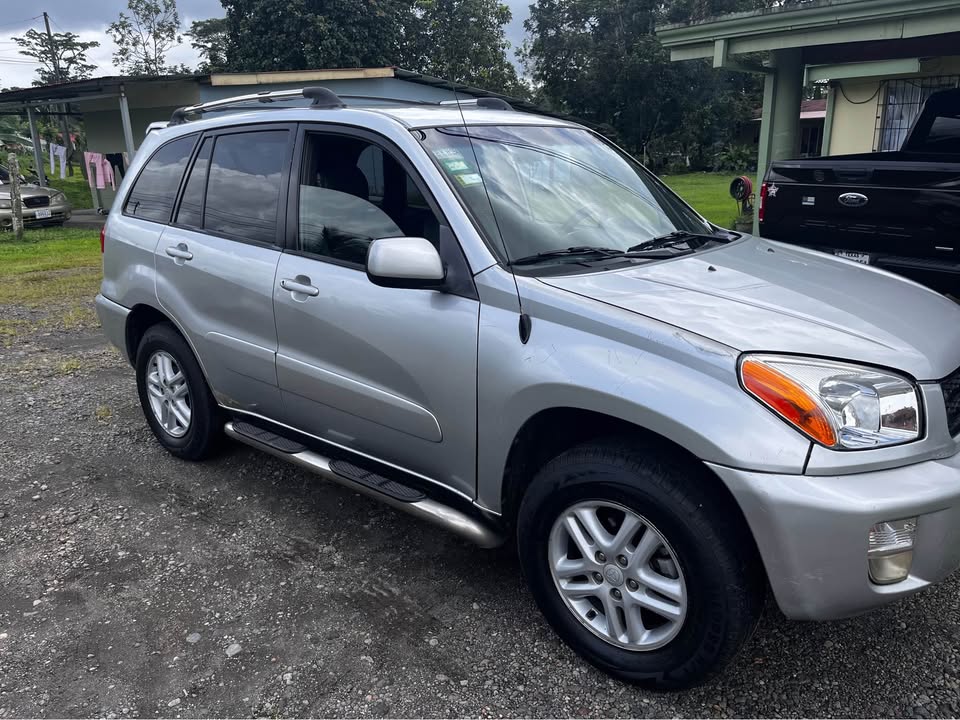 2003 Toyota RAV4 - foto 5