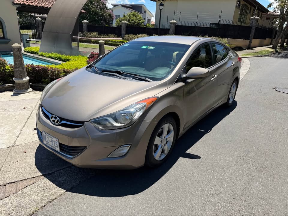2013 Hyundai Elantra - foto 3