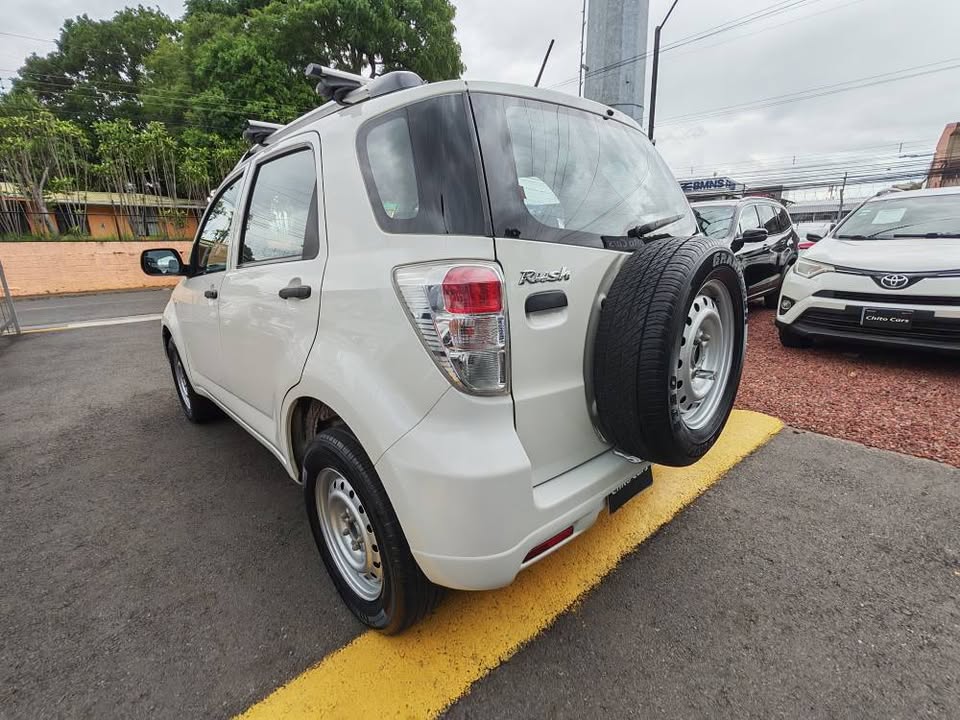 2018 Toyota Rush - foto 3