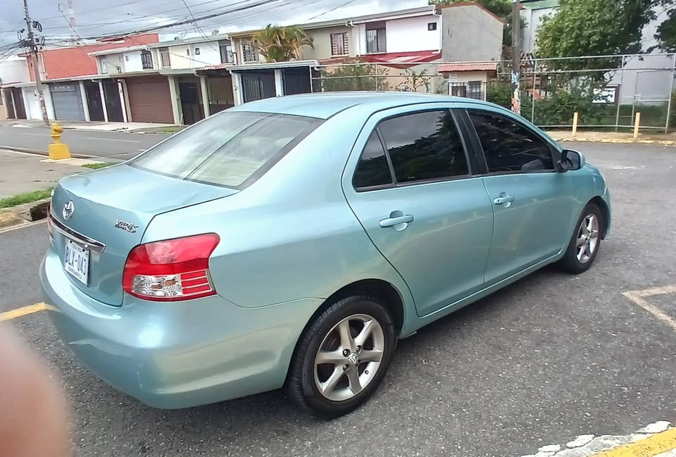 2008 Peugeot 2008 - foto 2