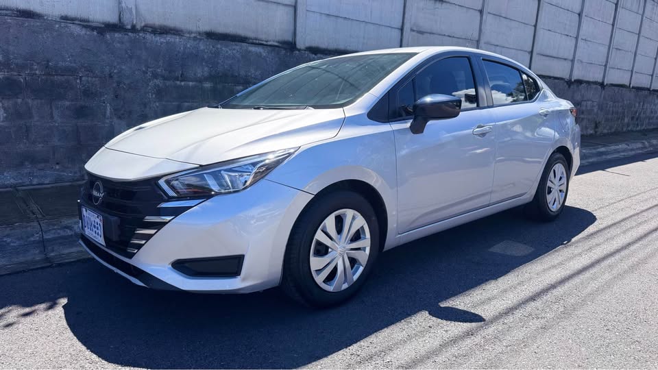 2024 Nissan Versa - foto 2