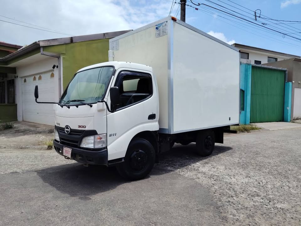 2017 Hino 300 Series - foto 2