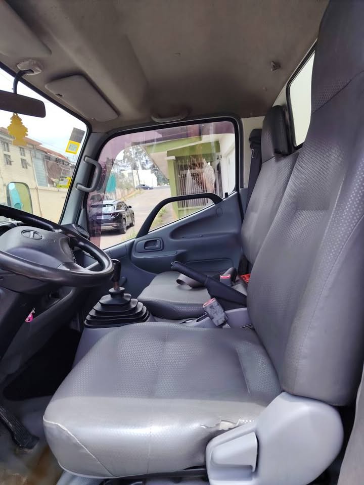 2017 Hino 300 Series - foto 3