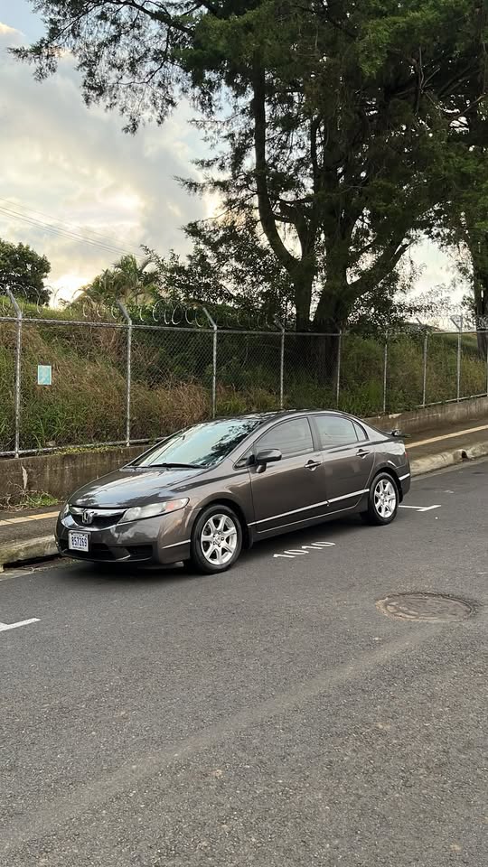 2011 Honda Civic - foto 2