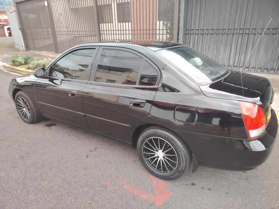 2002 Hyundai Elantra - foto 3