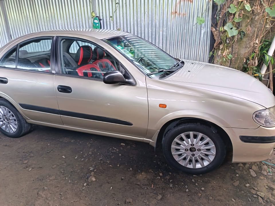 2003 Nissan Almera - foto 2