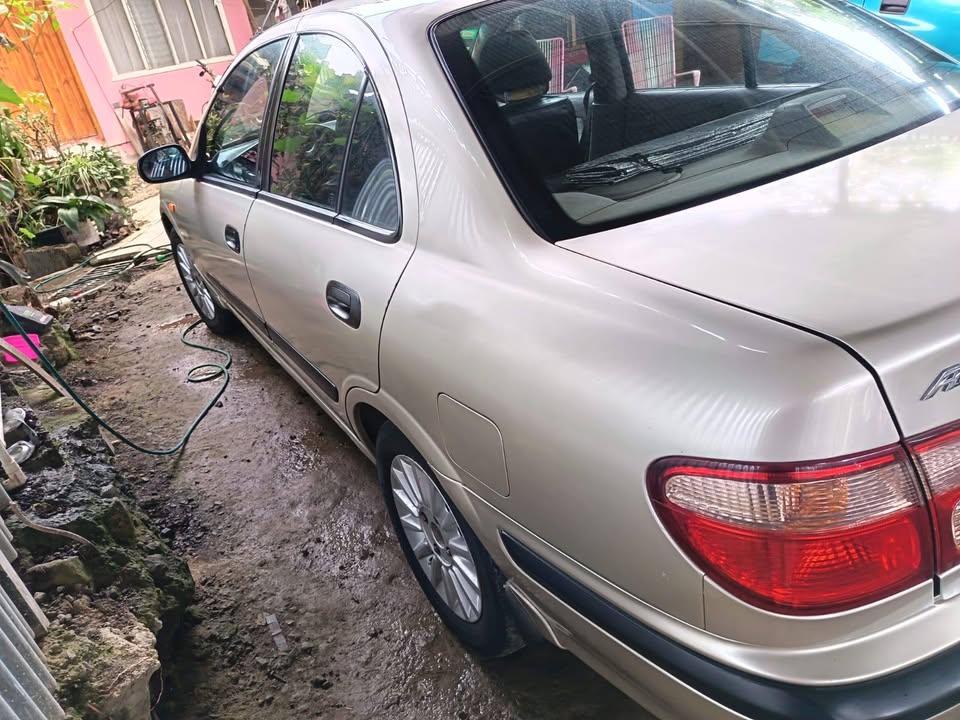 2003 Nissan Almera - foto 4